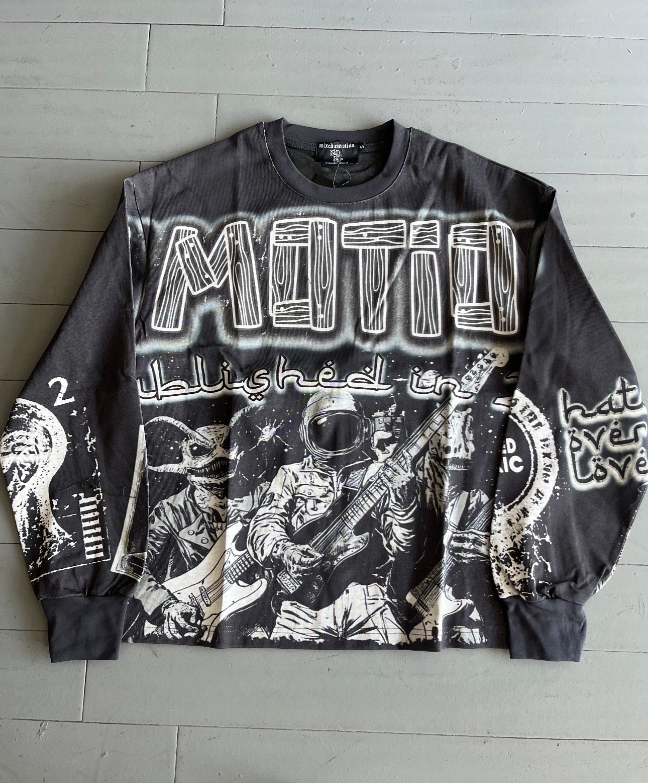 Mixed Emotions Astronaut Longsleeve Black/White