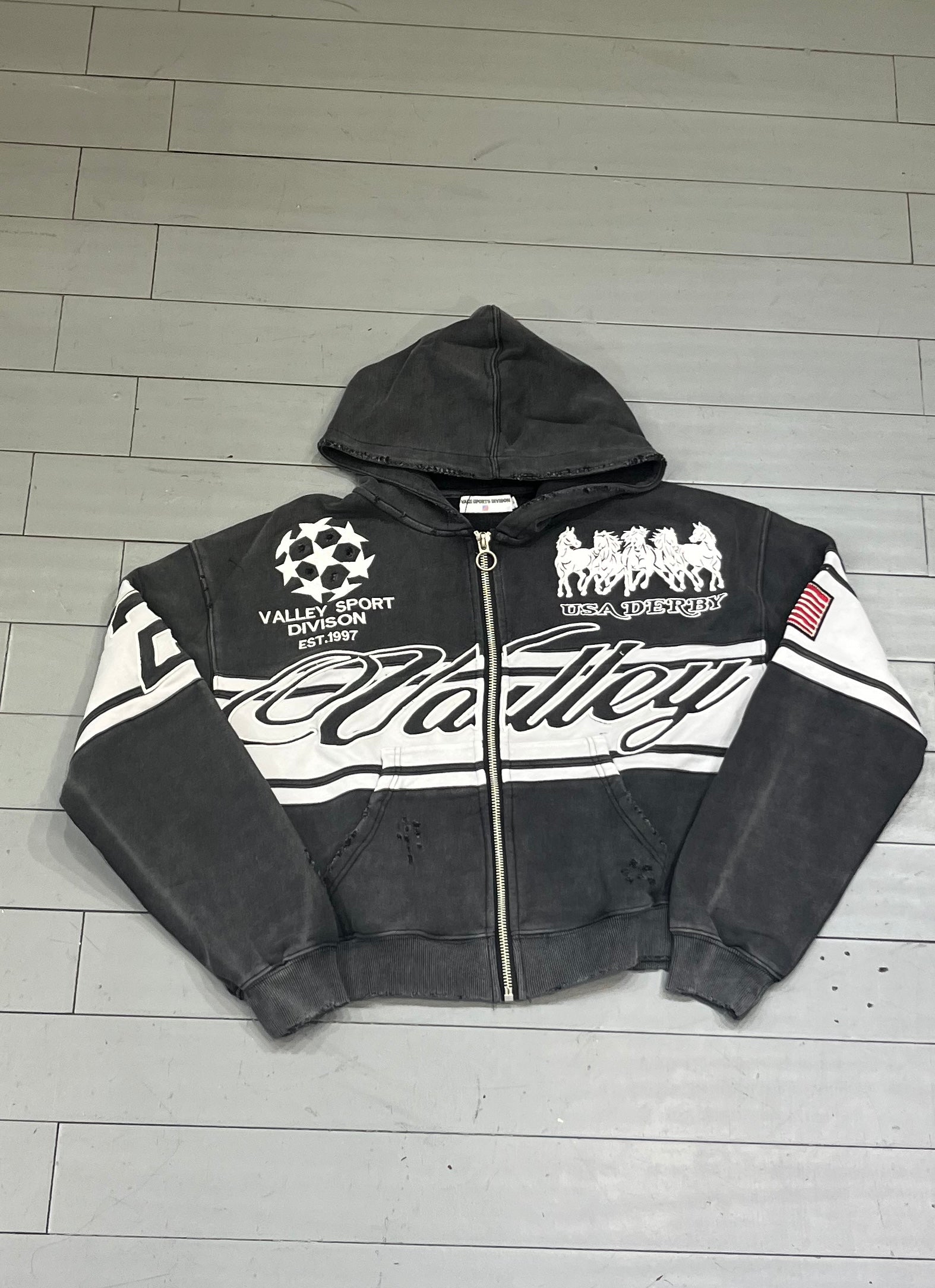 Vale lives zip up USA derbey black