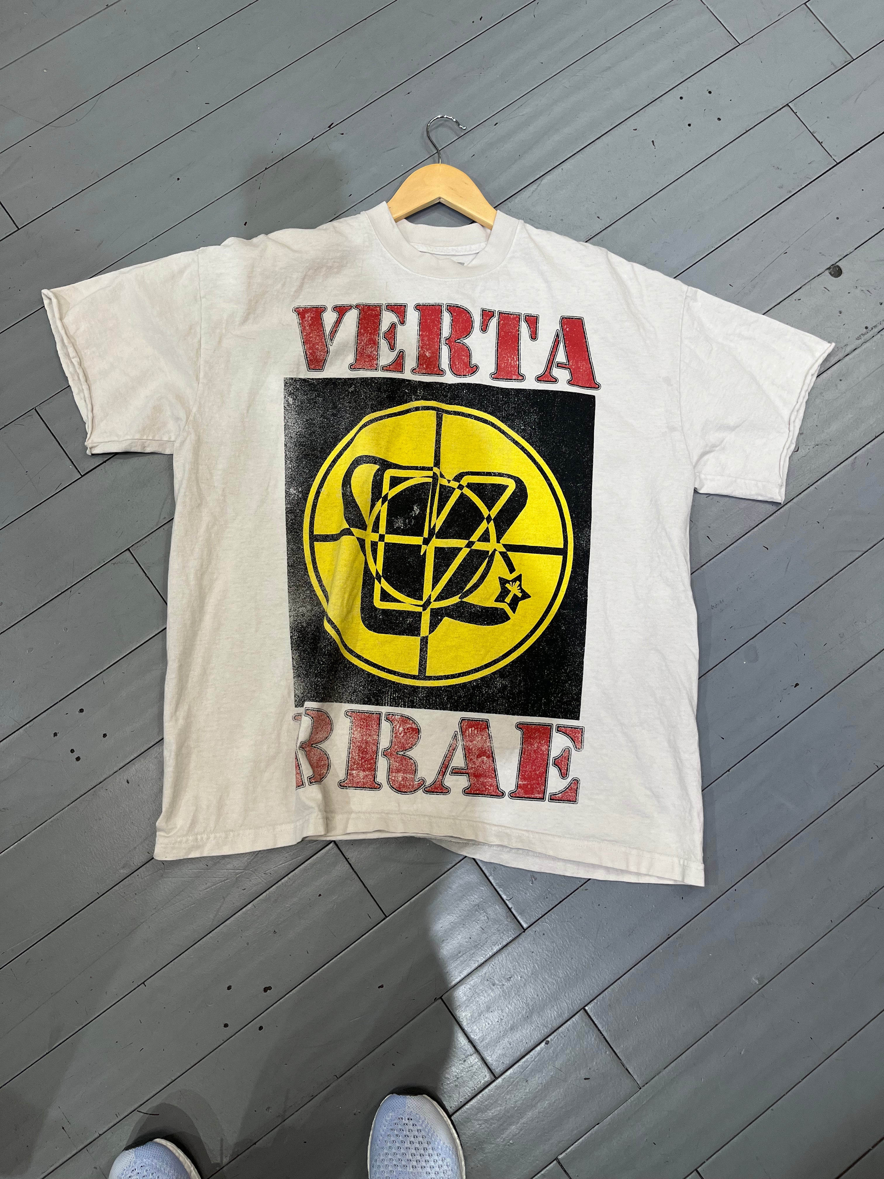 Vertabrae tee “V” yellow logo (cream)
