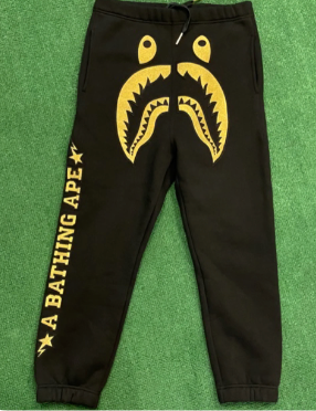 Babe sweats golden/ black