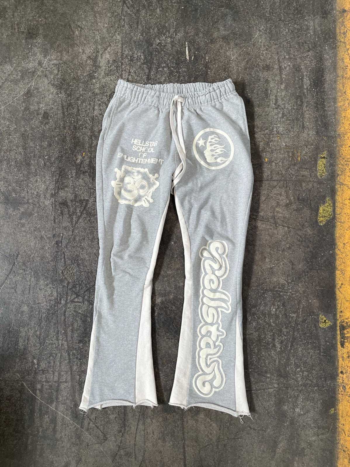 Hellstar Flare Sweatpants (Grey)